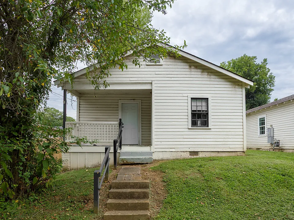 133 W Woodland Rd