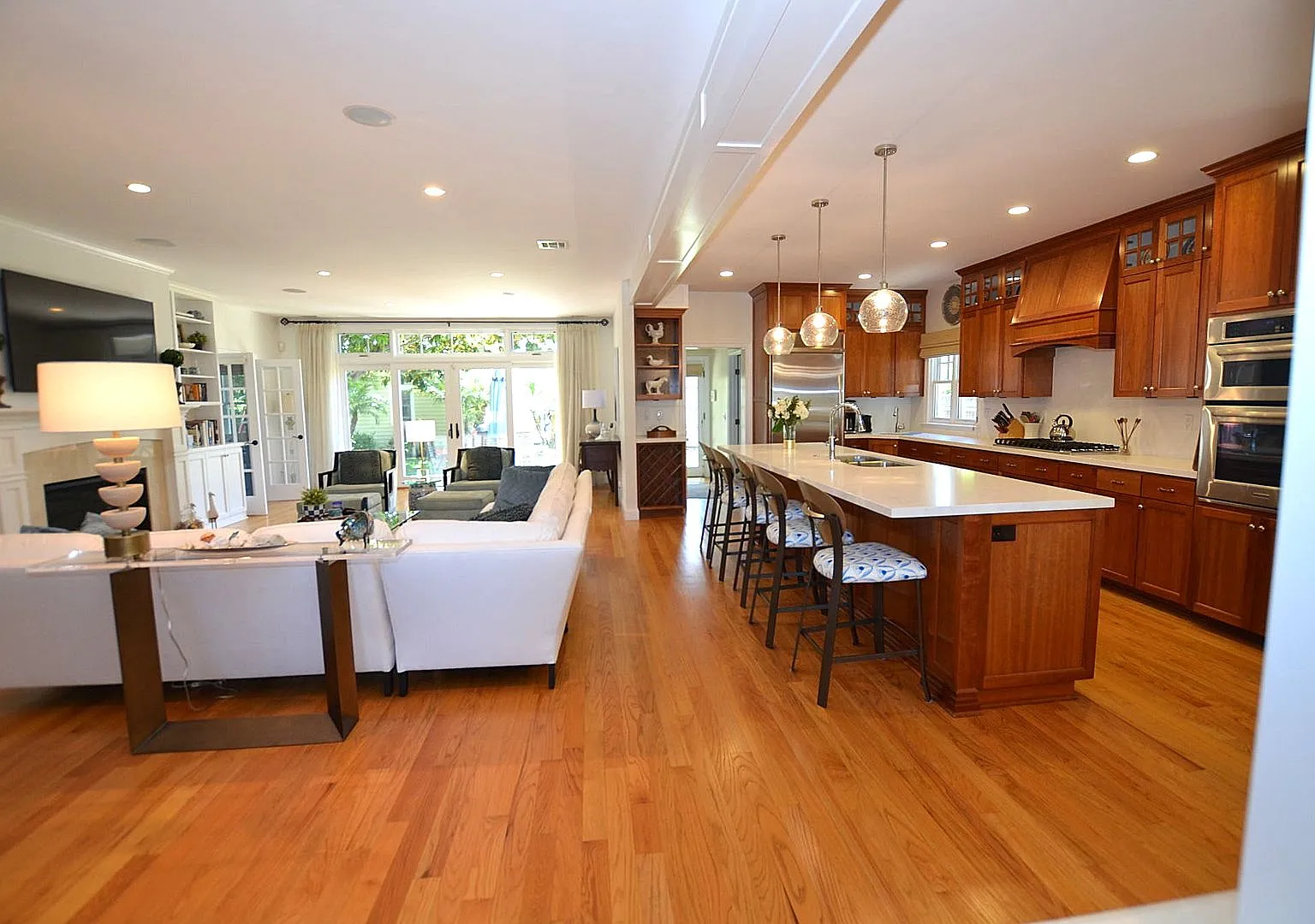 Charming Vacation Home, Furnished 4Bd/3.5Ba Home — Photo 1