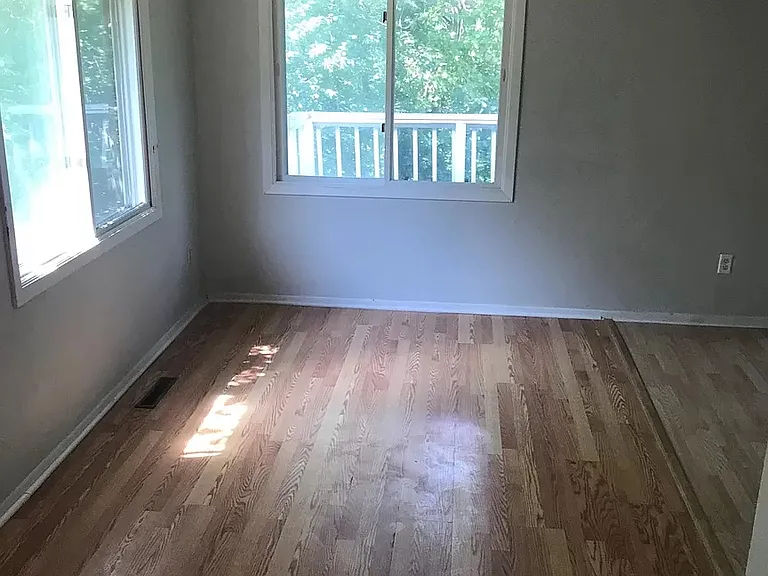 15598 Garfield Cir — Photo 2