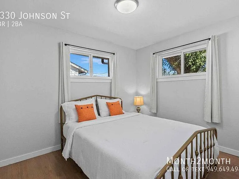 5330 Johnson St — Photo 12