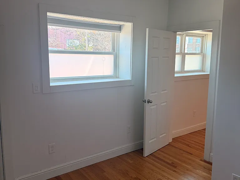 102 Pearl St — Photo 10