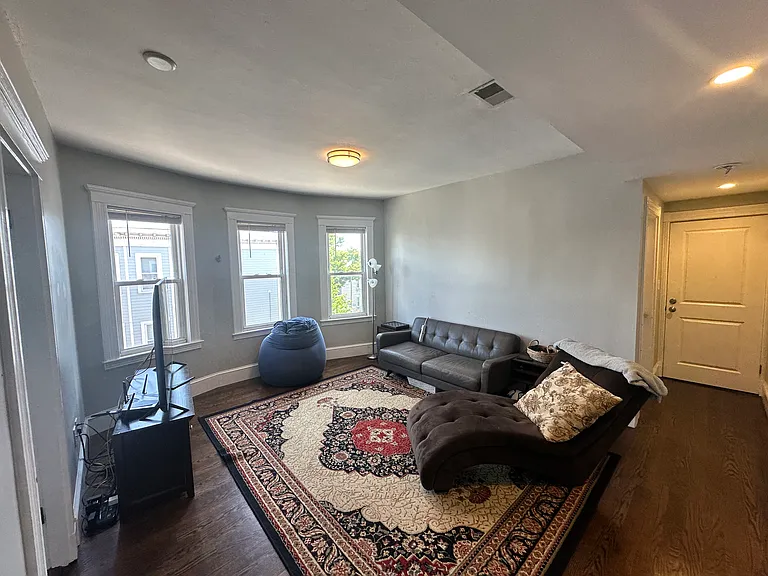147 Boston St #3 — Photo 6