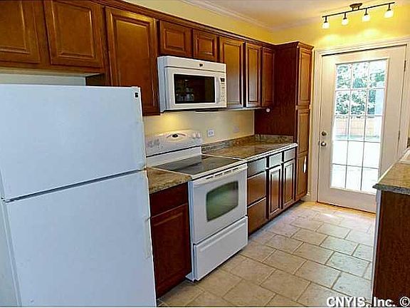 5th image of 124 Oakley Dr