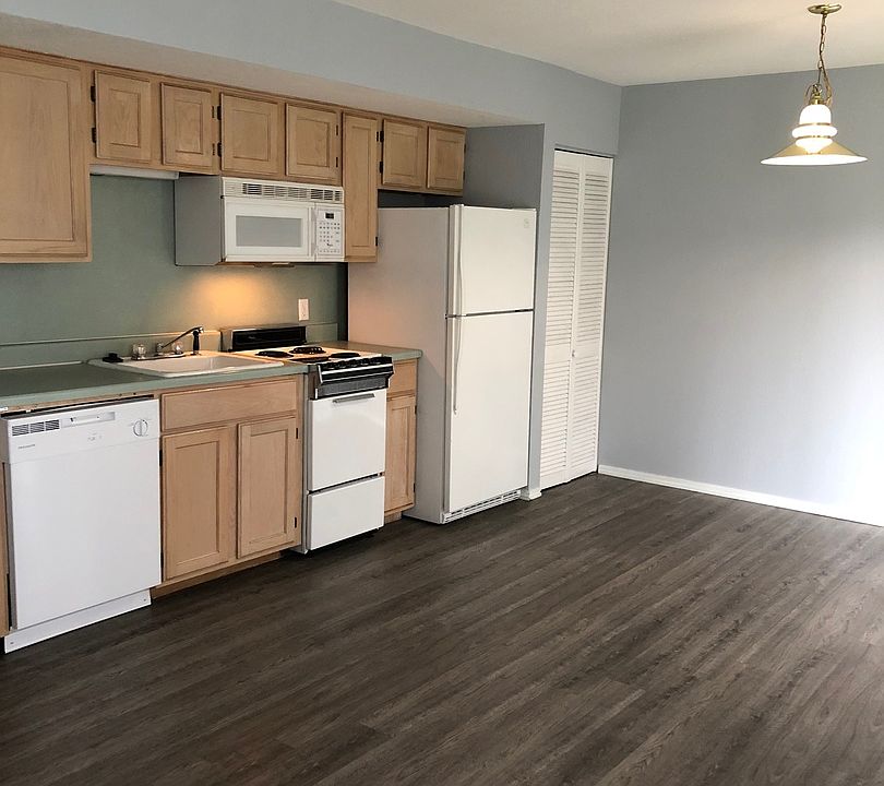 1st image of 490 Abby Ln APT 2