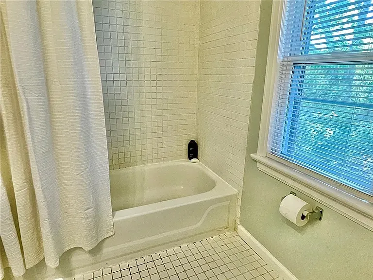137 Edgemont Rd — Photo 9