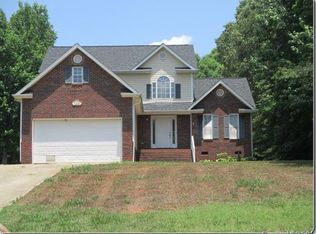 152 Hunters Pointe Dr, Dallas, NC 28034