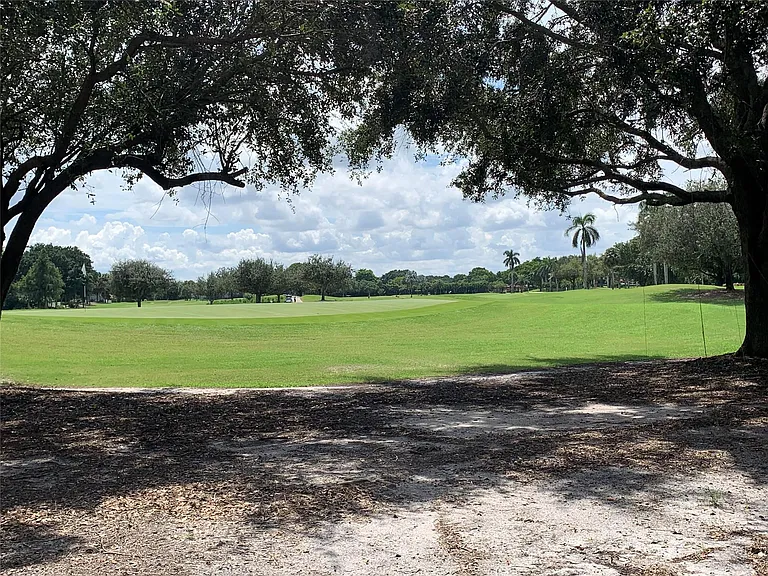 200 Jacaranda Country Club Dr #1B — Photo 3