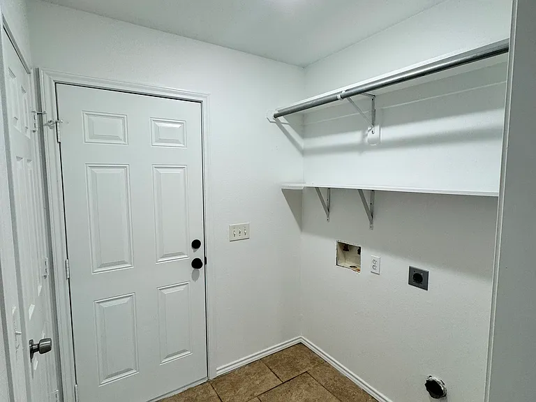 105 W Fairview St #4 — Photo 11