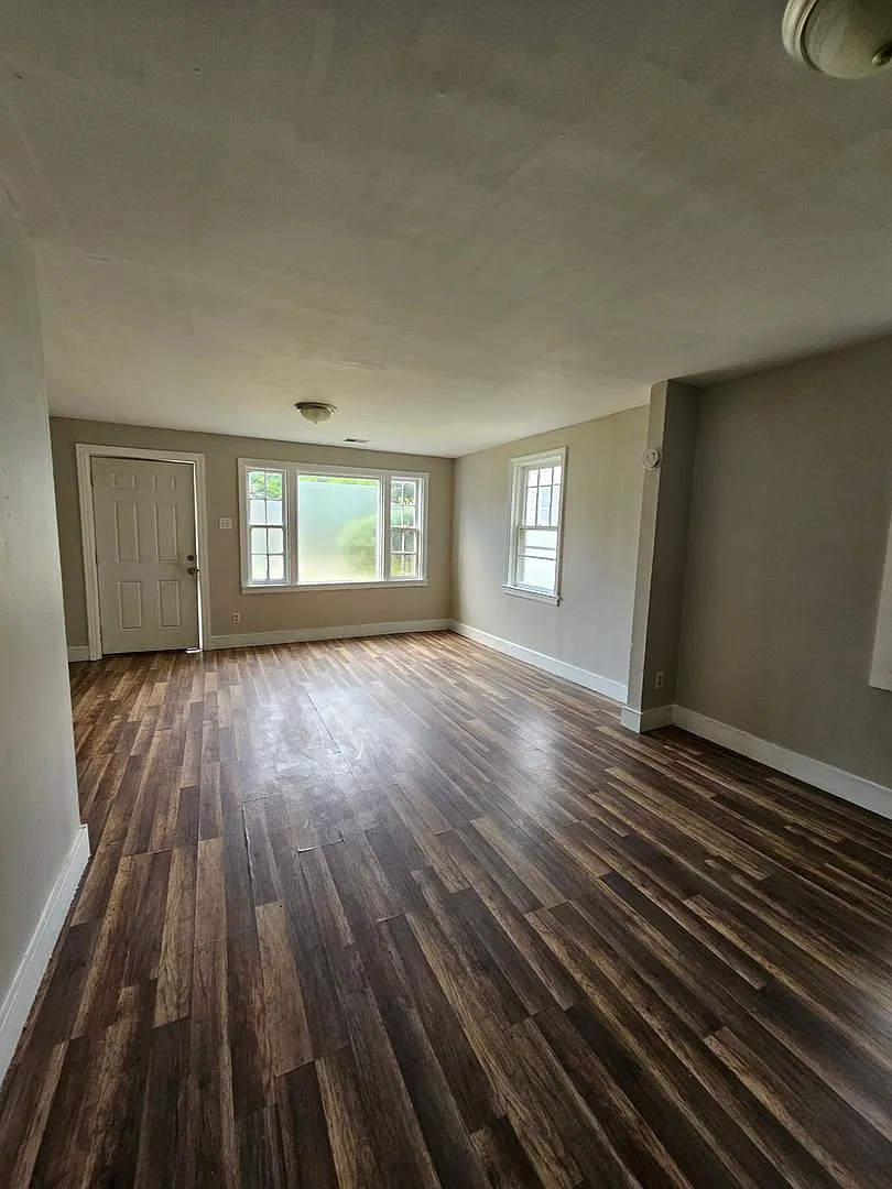 202 Crawford Road — Photo 4