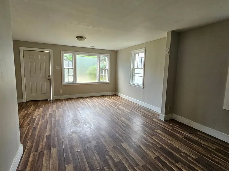 202 Crawford Rd — Photo 4