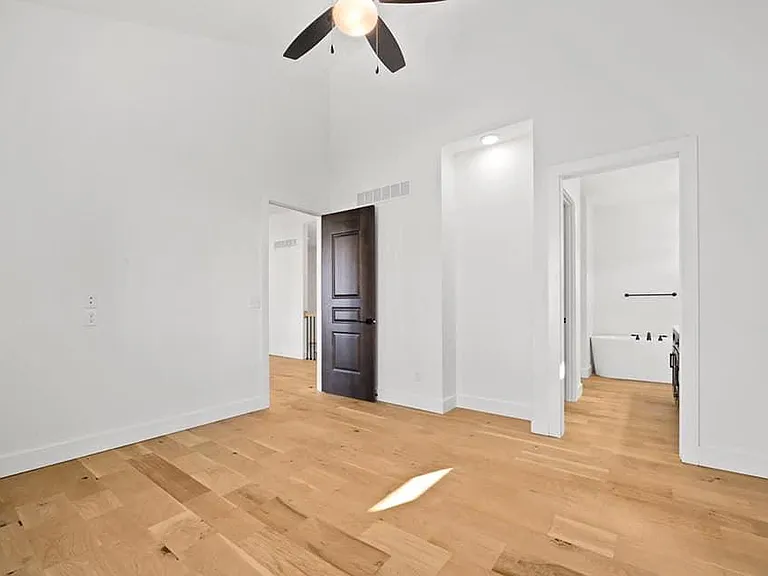 104 W Pine St — Photo 6