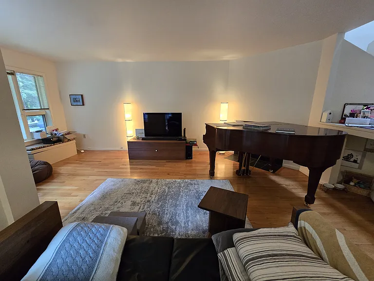 37 Tulip Tree Ln — Photo 8