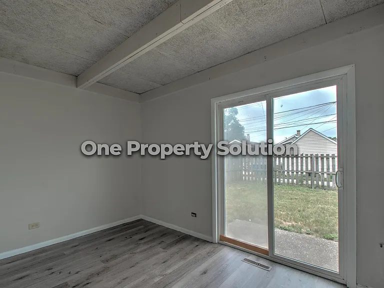 1327 Logan St — Photo 6