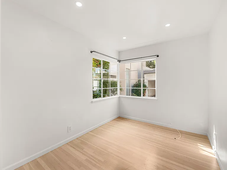 1717 Selby Ave — Photo 10
