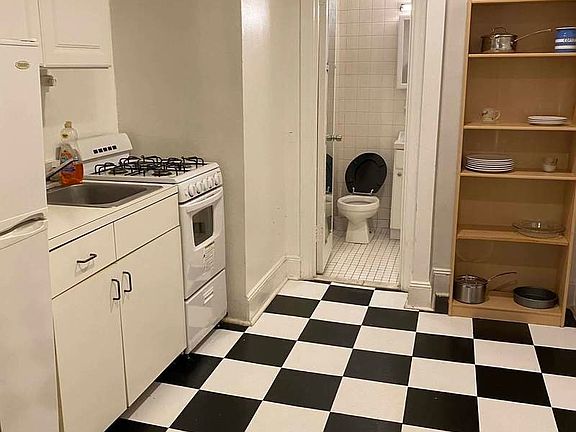4th image of 337 E 85th St APT 1