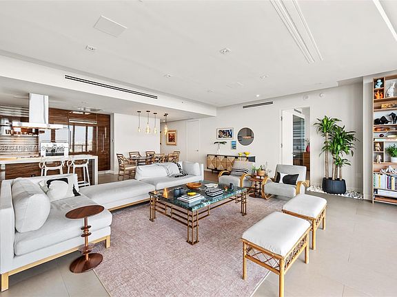 3rd image of 1100 Biscayne Blvd Unit 2202