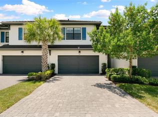 7425 Rockefeller Dr, Naples, FL 34119