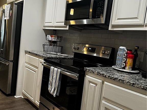 5th image of 7309 Clapton Dr