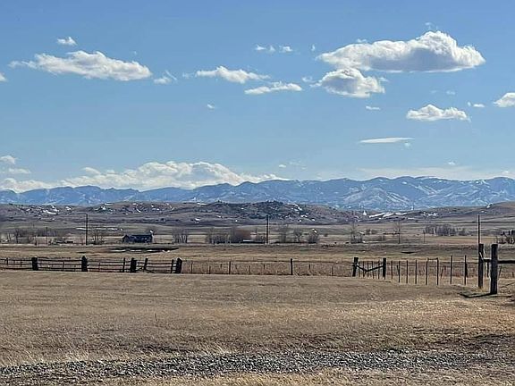Lot View towards Absaroka Mt