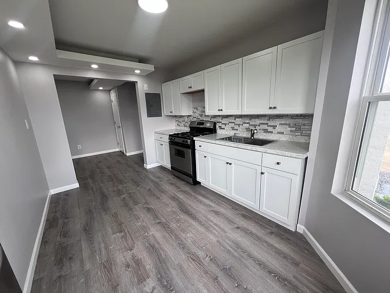 307 Fairview St #1 — Photo 9