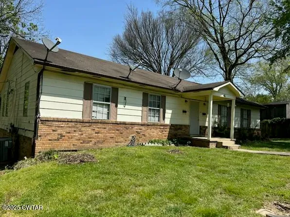 446 Bishop St, Dyersburg, TN 38024