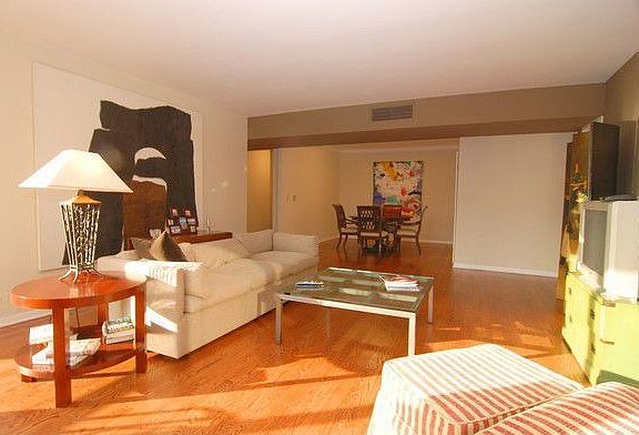 3rd image of 100 E Bellevue Pl APT 17C