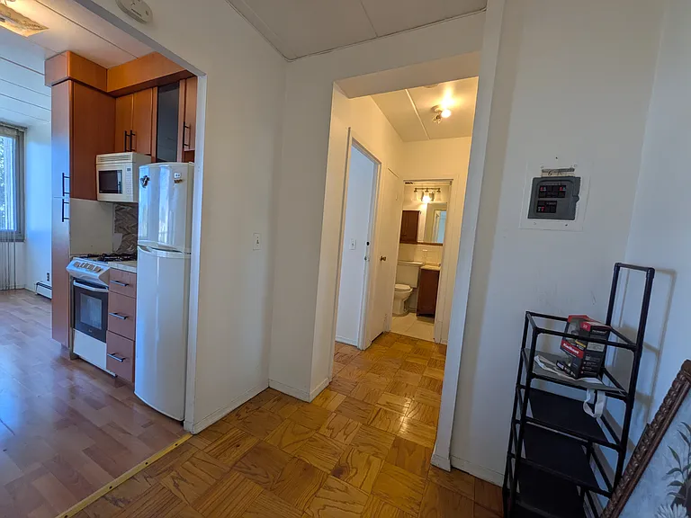 515 Anderson Ave — Photo 9