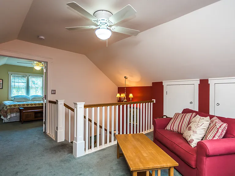 632 1/2 Bay St NE — Photo 13
