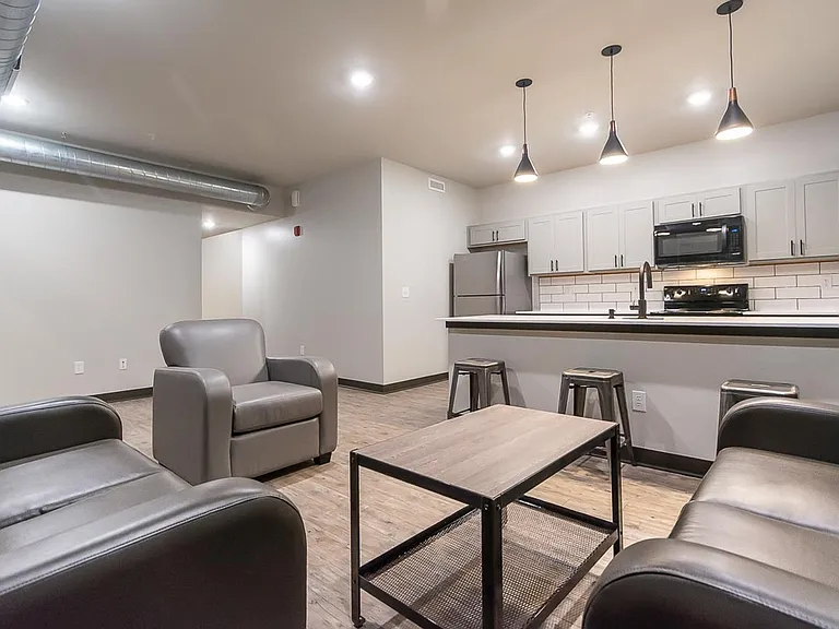 The Bentley Apartments — Photo 138