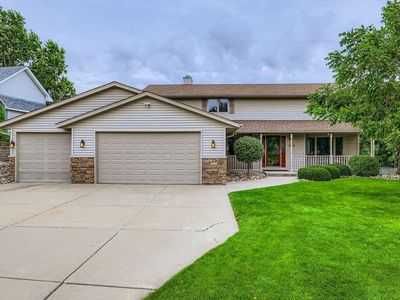 325 Crestview Dr, Hastings, MN, 55033