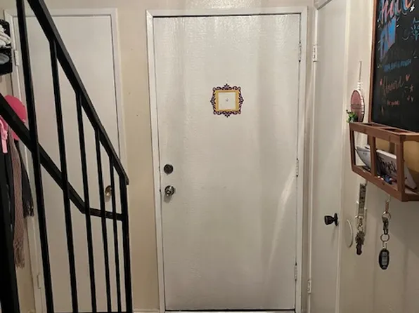 4726 Knickerbocker Ln, Riverside, CA 92501