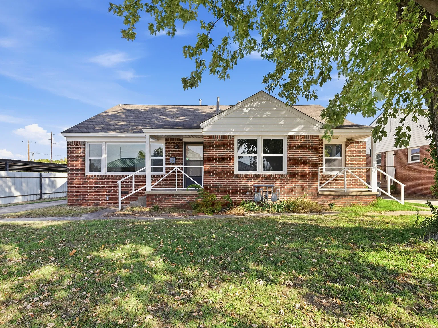2 bed, $1,300 — Photo 1
