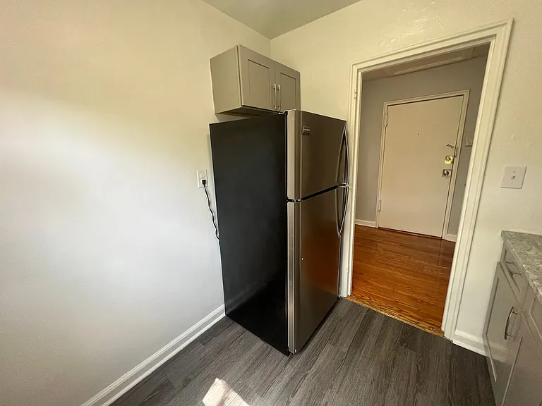 151 S Munn Ave — Photo 3