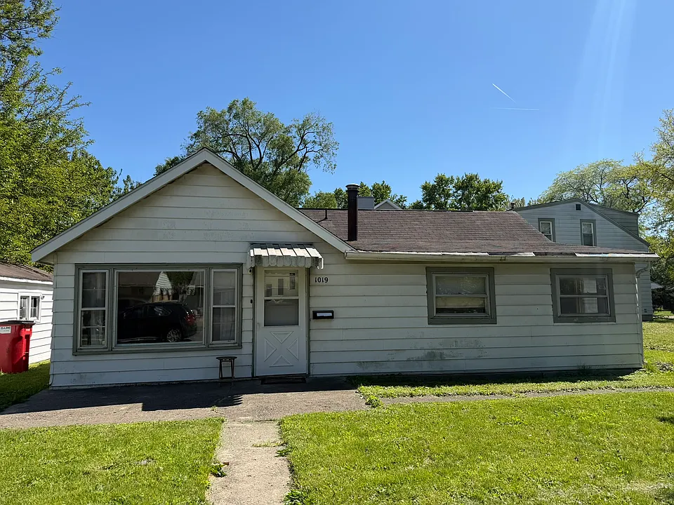 1019 W Bradley Ave
