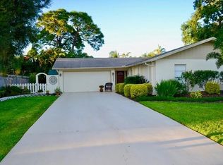 2827 Grand Cayman St, Sarasota, FL 34231