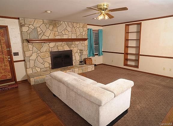 3rd image of 125 Roger Dr