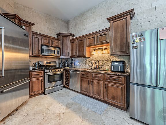 2nd image of 1535 Raymond Dr APT 204