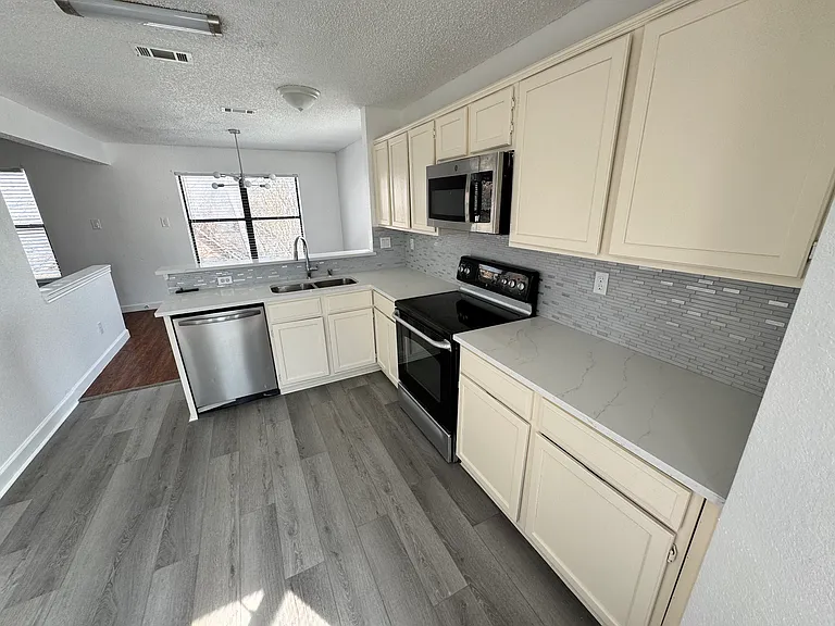 781 Pierre Ln — Photo 39