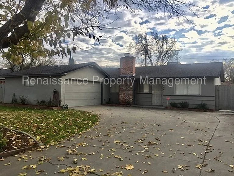454 E Beverly Pl photo 1