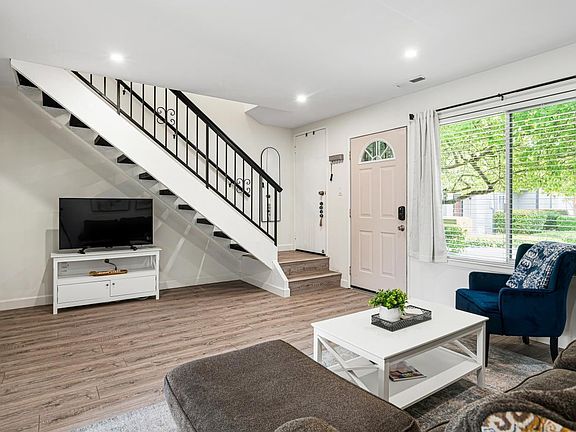 3rd image of 1722 Oldfield Way