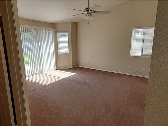 5th image of 3012 Clover Ln