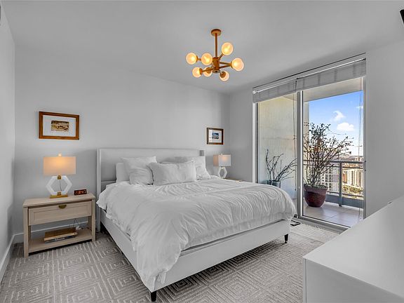 4th image of 90 SW 3rd Street #3808