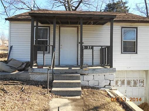 5th image of 2737 Quincy Ave