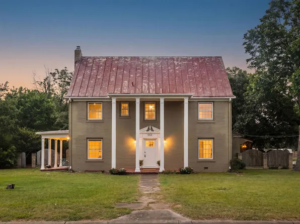 948 Maple St, Lockhart, TX 78644