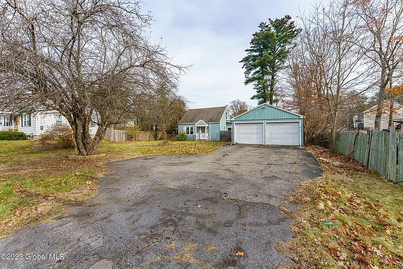 2nd image of 4117 Albany Street