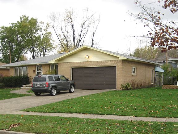3rd image of 238 Fairways Blvd