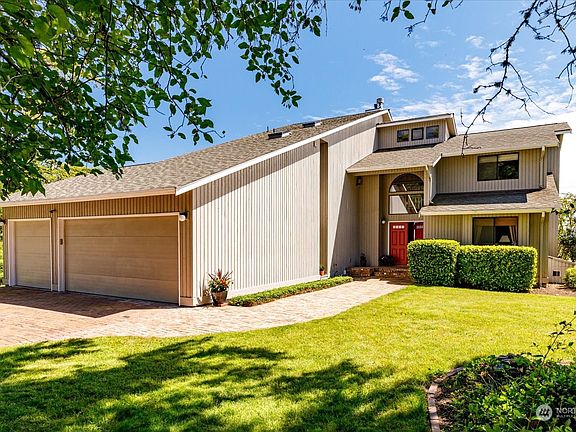 2nd image of 979 Windrose Drive