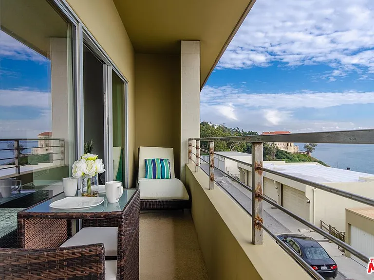 18065 Coastline Dr #1 — Photo 6