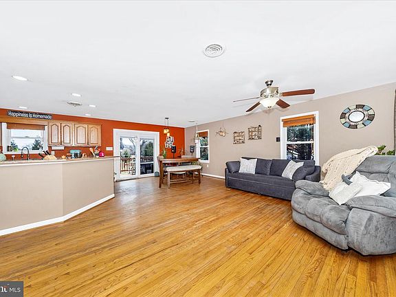 3rd image of 4120 Petersville Rd