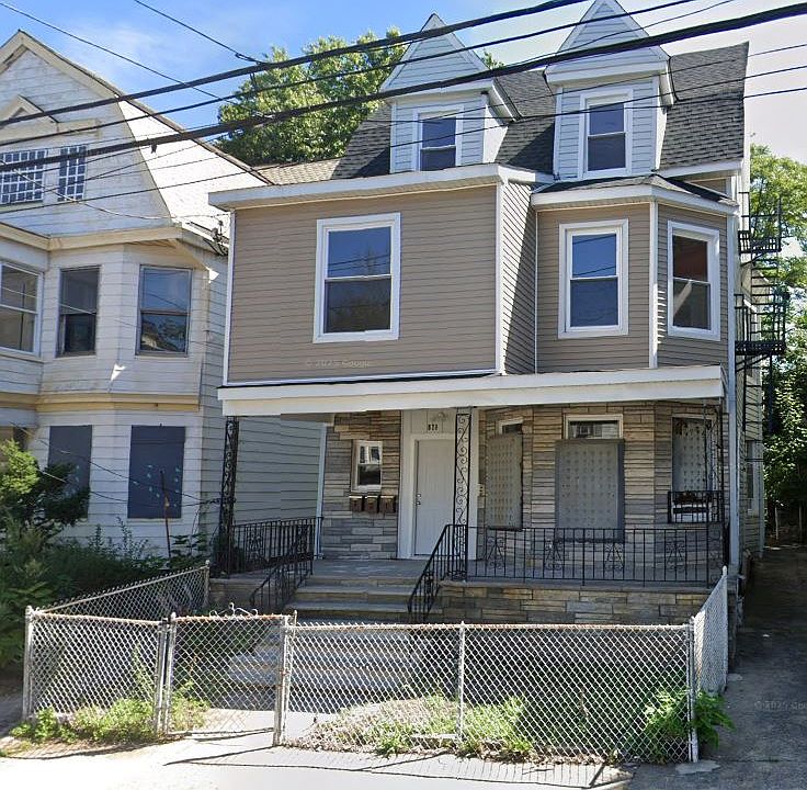 1st image of 870 S 16th St Floor 2